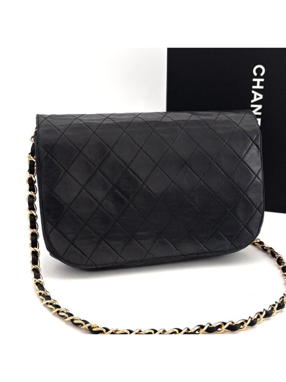 Chanel Quilted Chain Shoulder Bag Black Lambskin - Picture 2 of 13